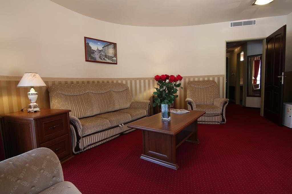 Hotel Kitty Miskolc Quarto foto